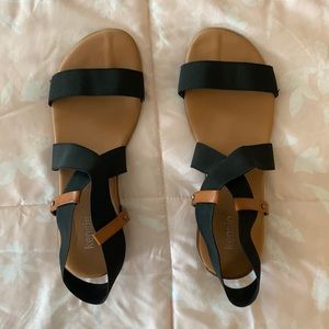 KENSIE - size 10 - Black and Tan leather sandals